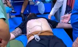 فريق طبي عراقي ينقذ حياة شاب إيراني بعد توقف مفاجئ في قلبه